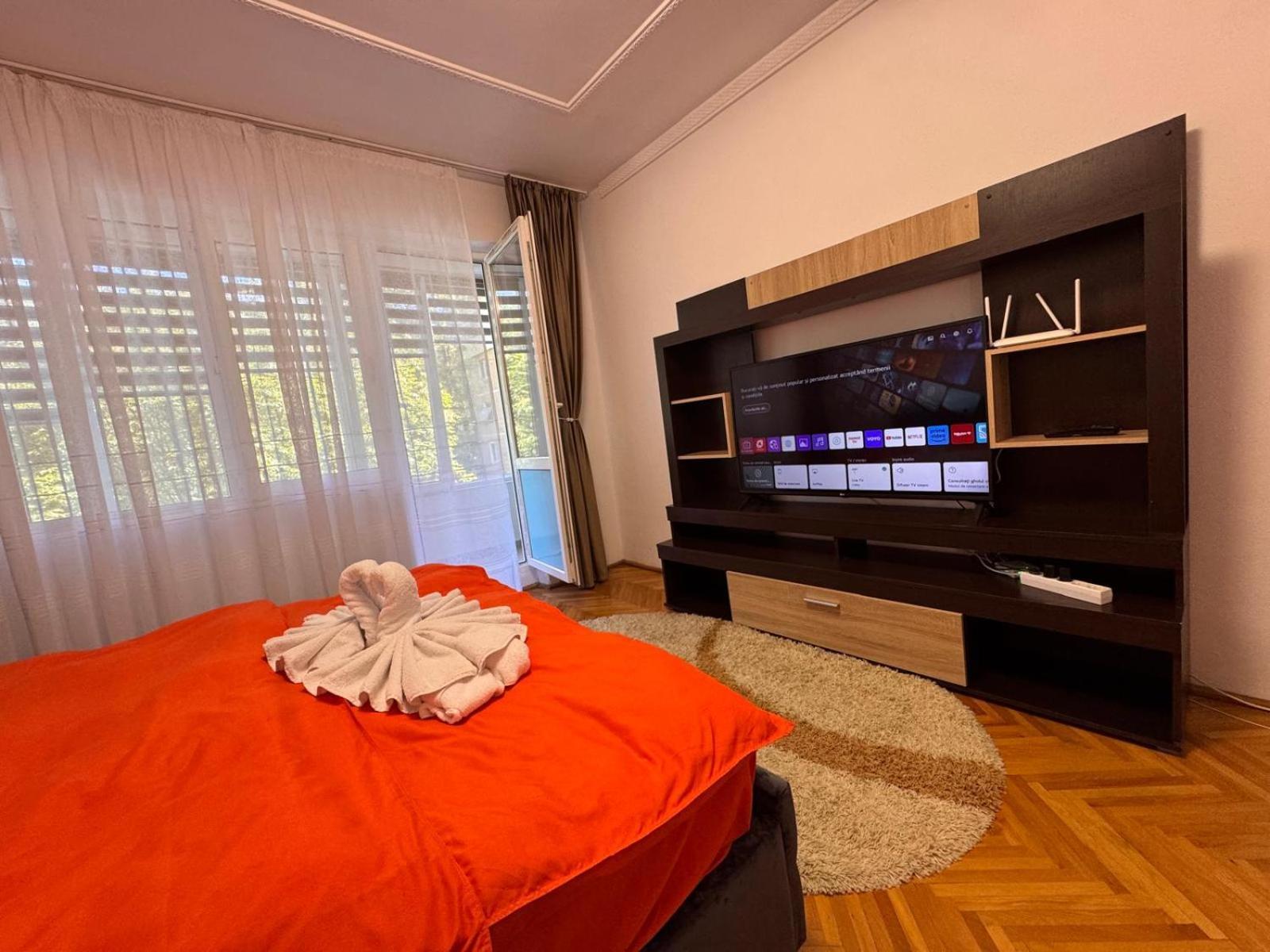 Linen Tree Apartment Байле Херкулане Екстериор снимка