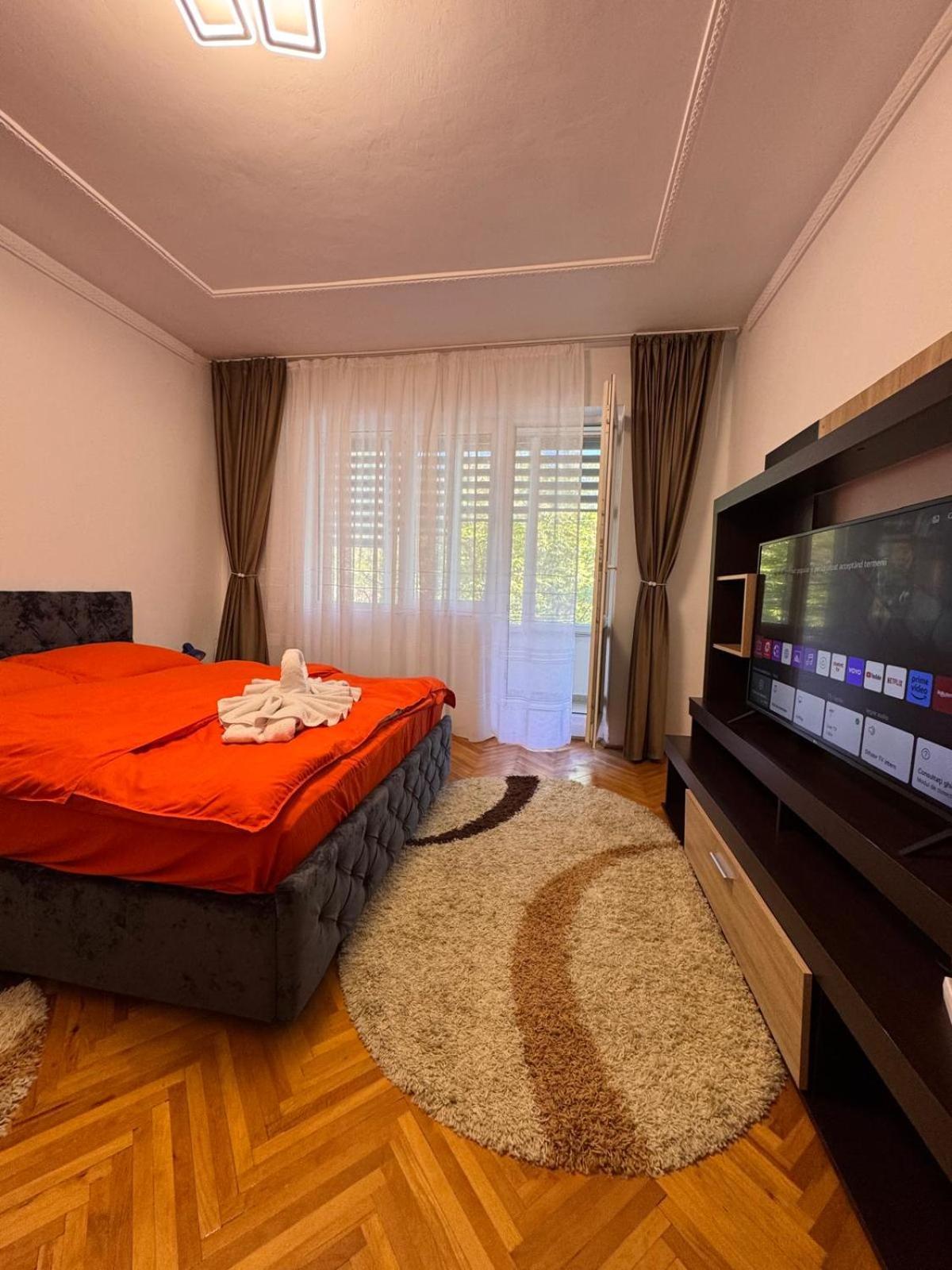 Linen Tree Apartment Байле Херкулане Екстериор снимка